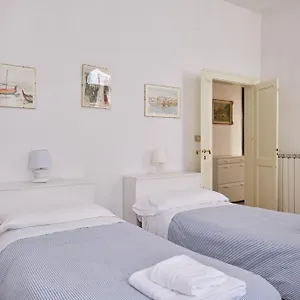  Apartamento Lustraferi Italia